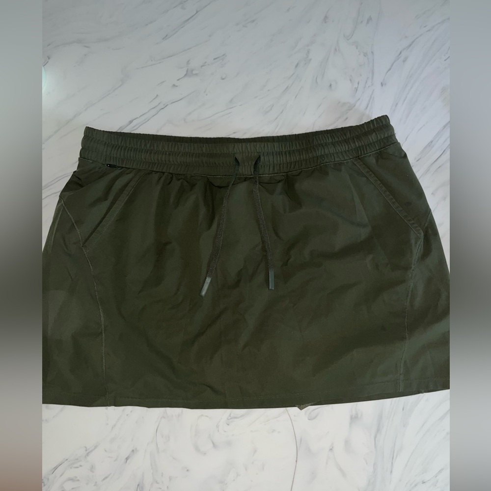 Title nine army green pull on skirt skort xl